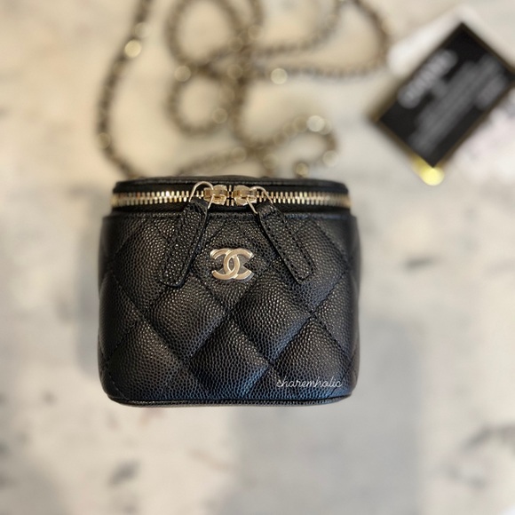 NWT! 🖤22C CHANEL Black Mini Square Vanity Grained Gold HW Chain Bag - Picture 1 of 8